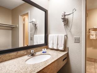 Western 3* Oceanside
